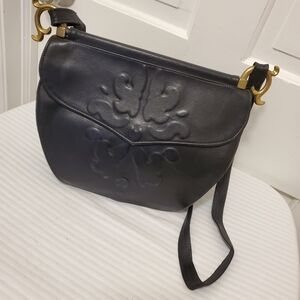 Vintage Carol Hearty Black Crossbody, Classic Versatile